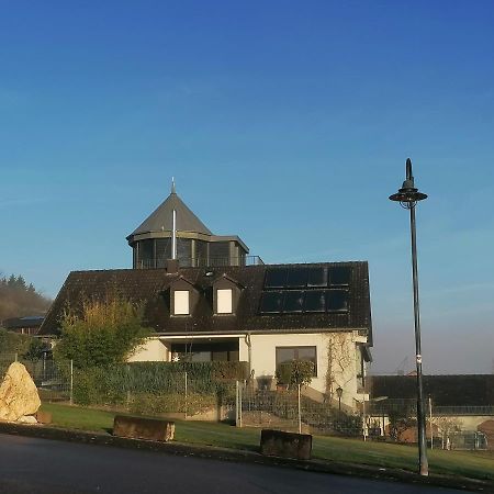 Апартаменты Weingut & Gastehaus Schumann Лизер Экстерьер фото